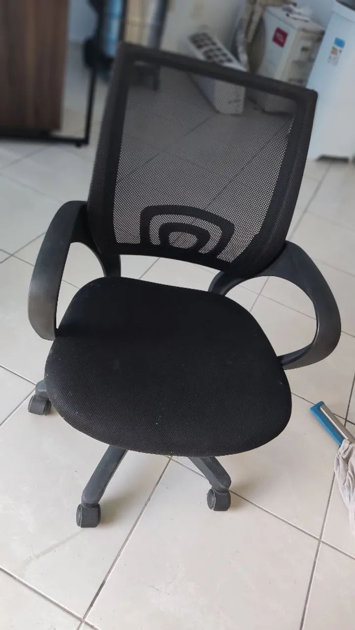 Vendo cadeira de escritório 