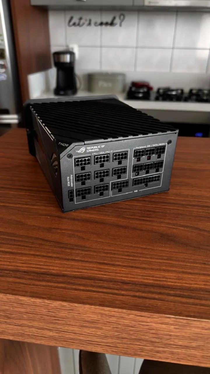 FONTE ROG THOR 80 PLUS PLATINUM 1200W - Foto 2