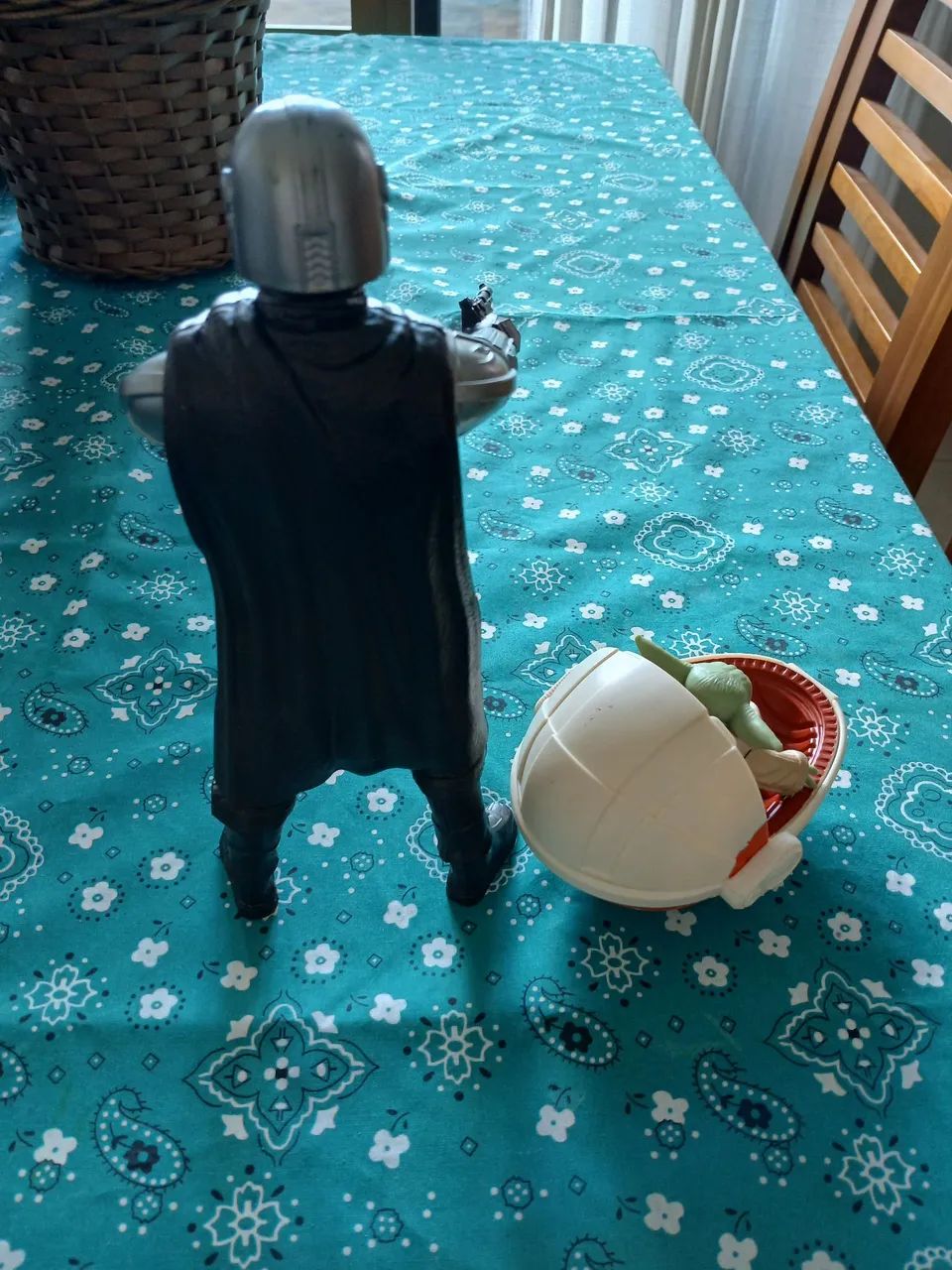  Star Wars Mandalorian e baby yoda bonecos - Foto 2