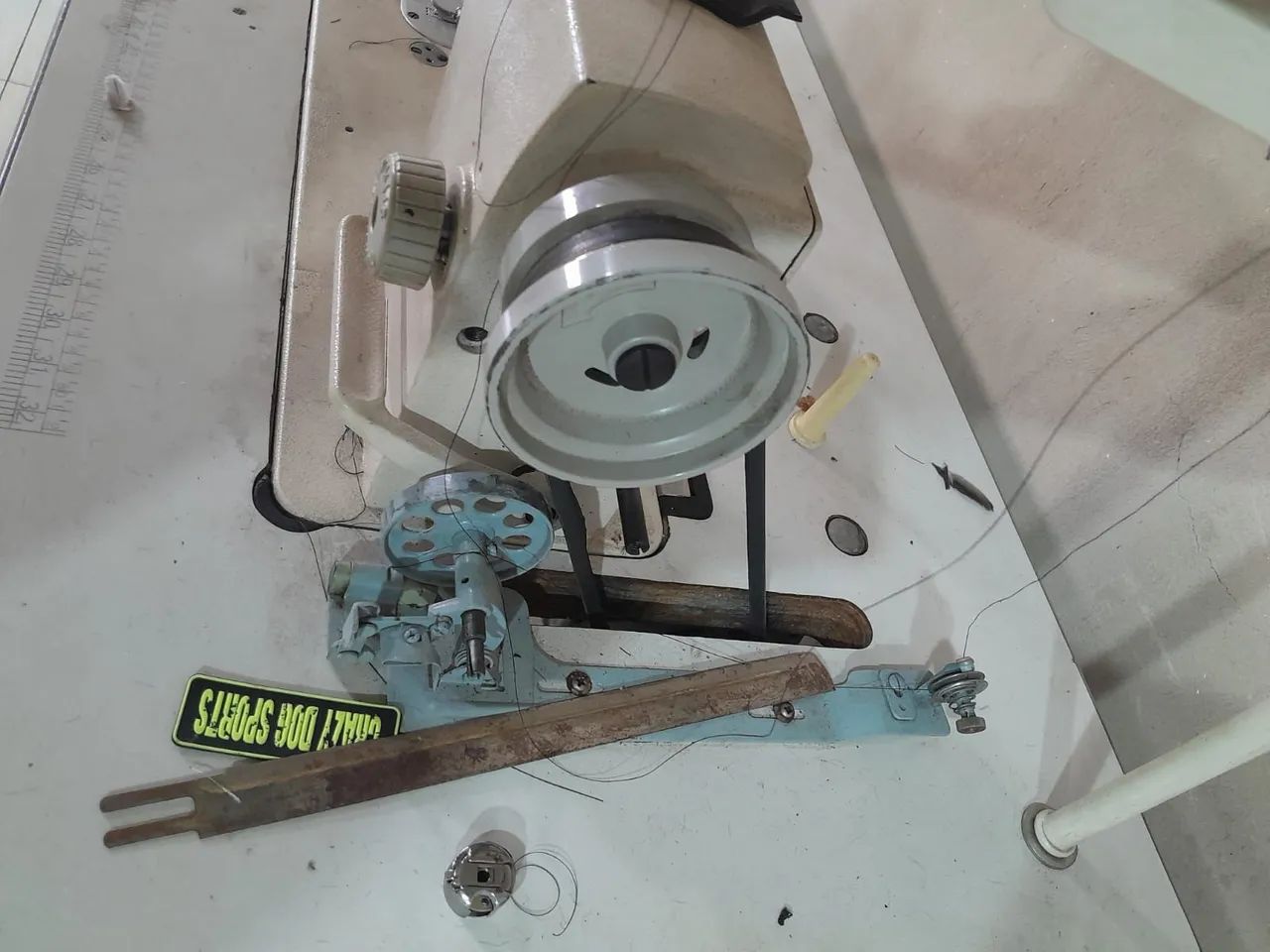 Máquina de costura  - Foto 3