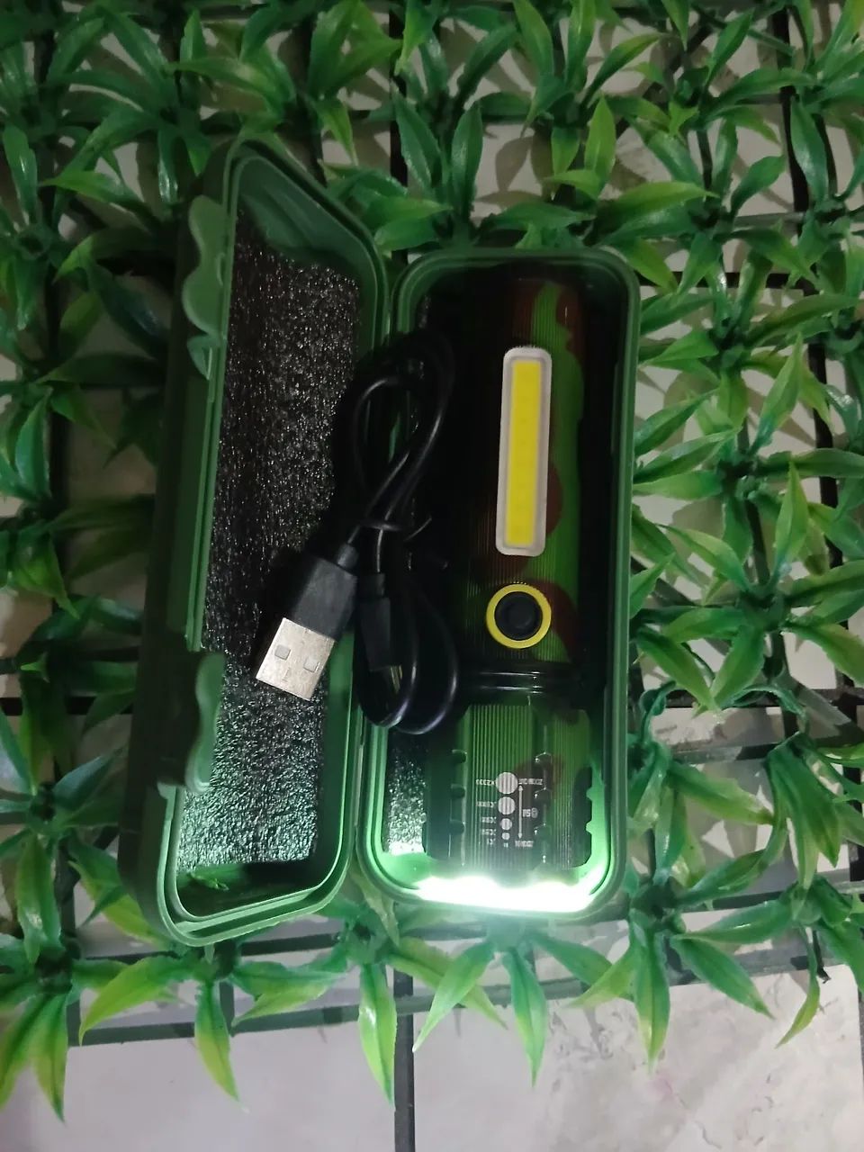 LANTERNA TÁTICA CAMUFLADA RECARREGÁVEL  - Foto 4