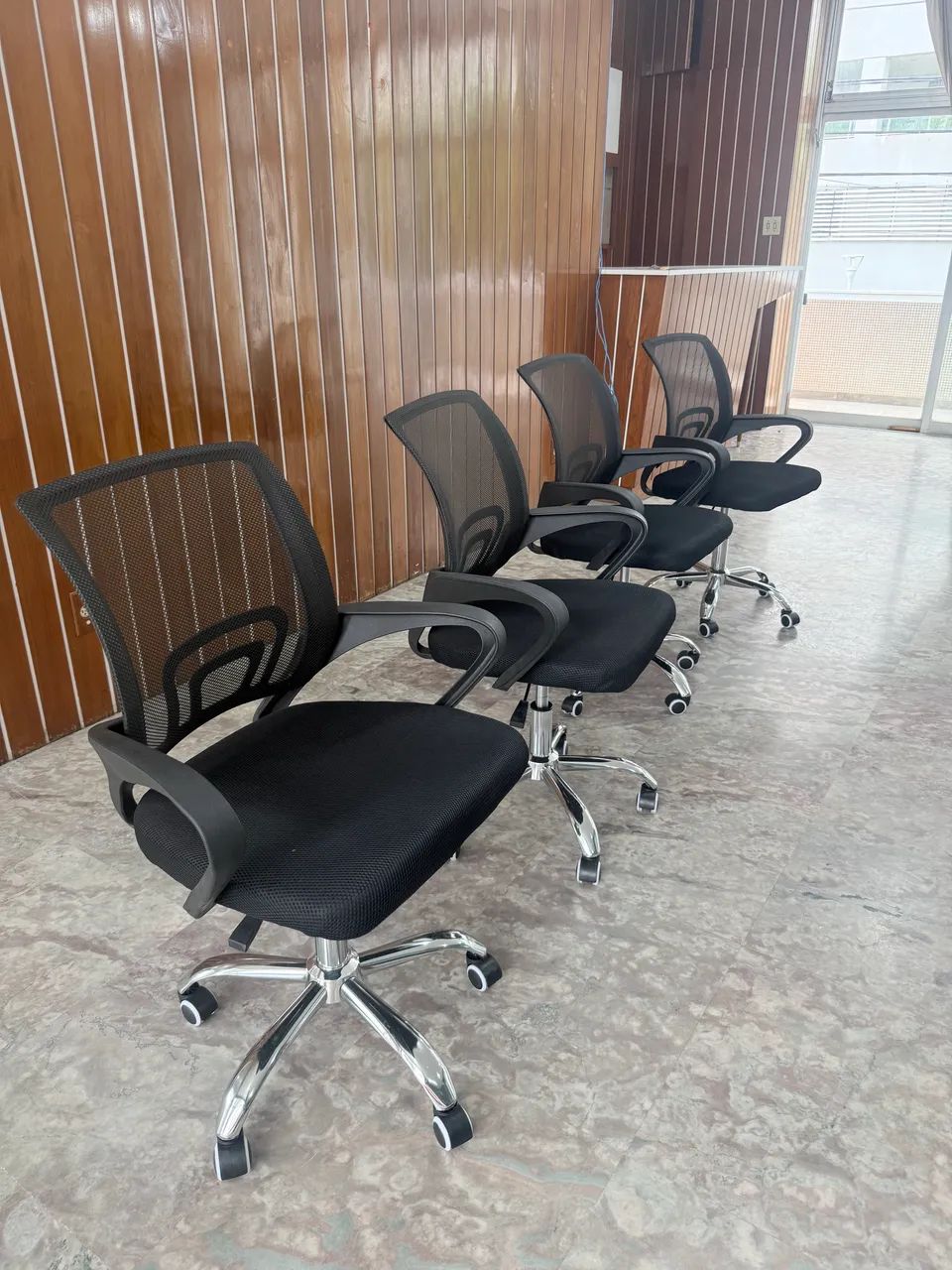 Cadeira Escritório Giratória Tela Mesh - Base Cromada - R$ 199 - Foto 2