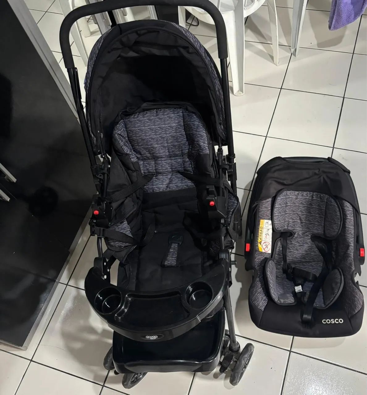 Carinho de bebe cosco com bebe conforto - Foto 3