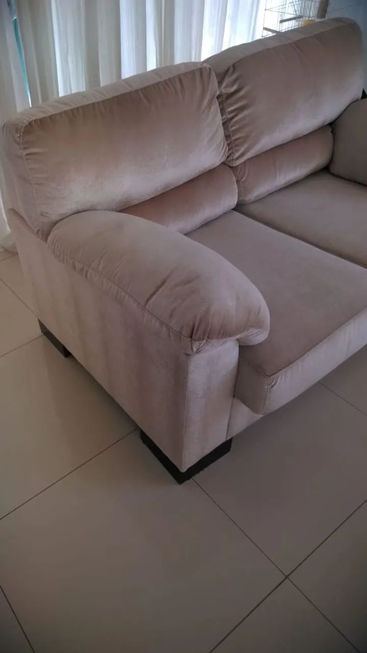 Sofa 2 lugares - cor dourado- Lojas Plenitude - Foto 4