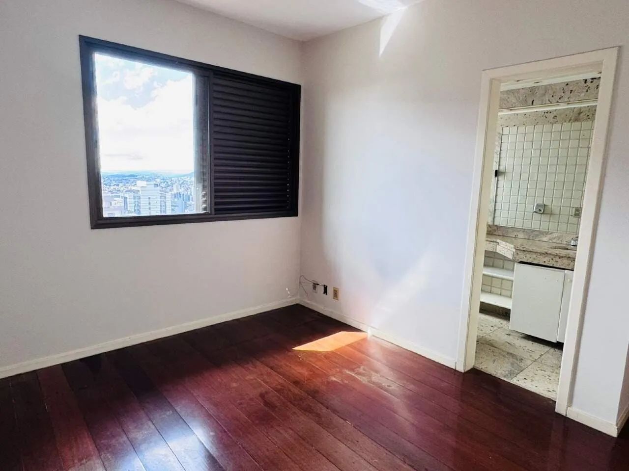 Cobertura 5 quartos sendo 4 suítes  Funcionários - Foto 5