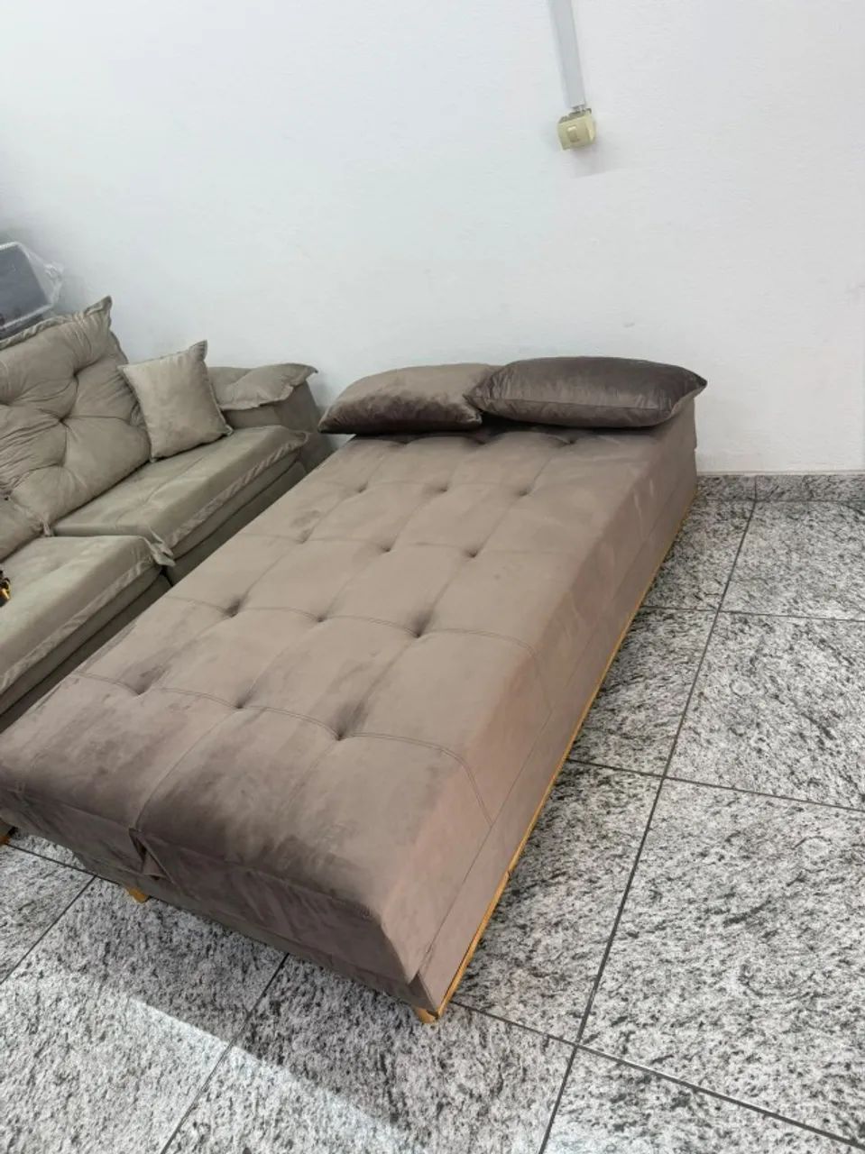 SOFÁ-CAMA CASAL 1,80M EM VELUDO ? CONFORTO E PRATICIDADE - Foto 3