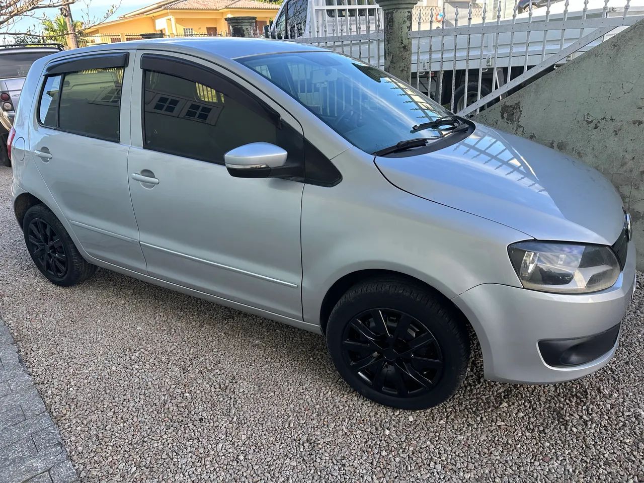 Volkswagen Fox 1.0 MI Total Flex 8V 5P 2012 - Foto 2