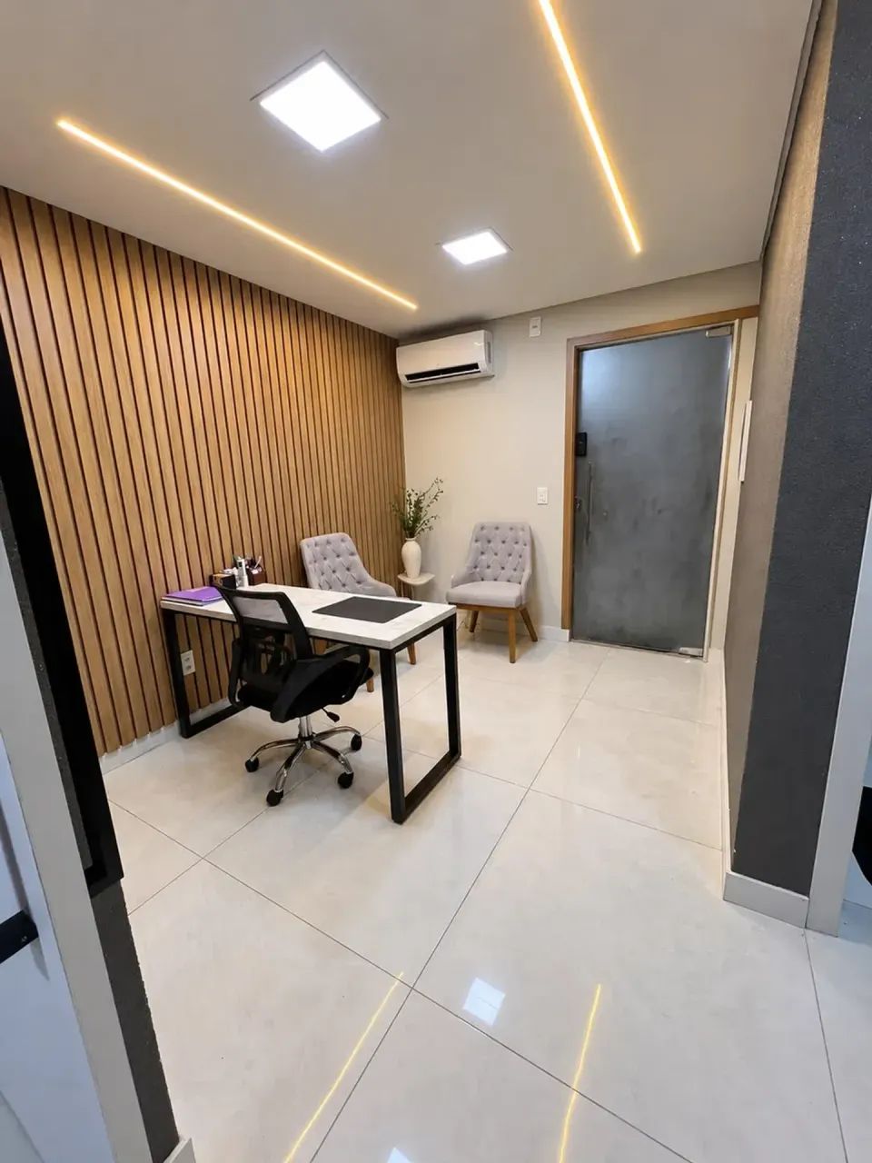 Complexo São Mateus - Sala com 46m2 com 1 vaga de garagem - Semimobiliada - Papicu - Foto 2