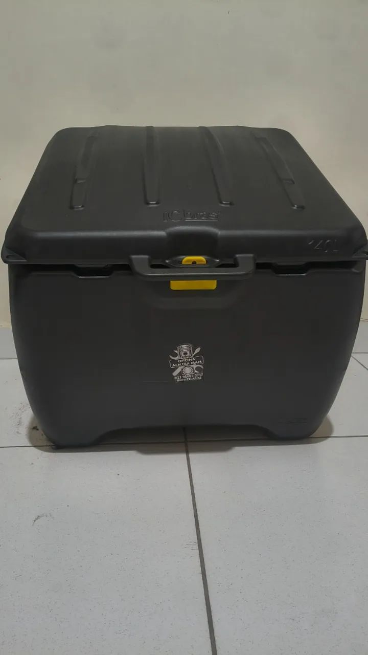 Baú 140 litros + suporte