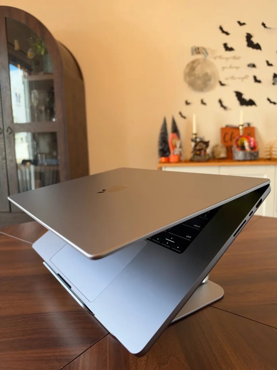 MacBook Pro 16 M1 Max 32GB RAM 1TB SSD GPU 32 Núcleos Impecável  - Foto 2