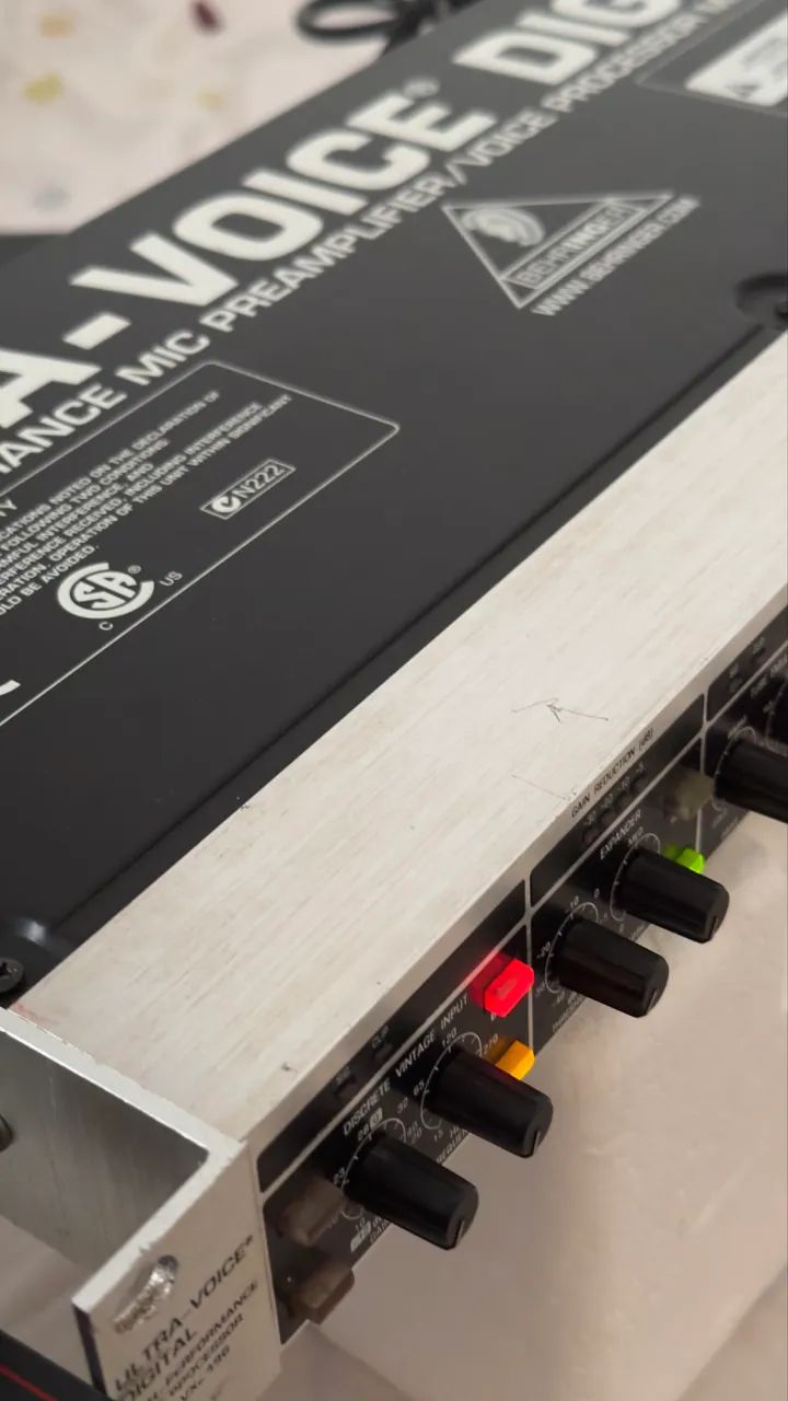 Pré Amp Microfone BEHRINGER Ultra Voice Digital VX2496 - Foto 4