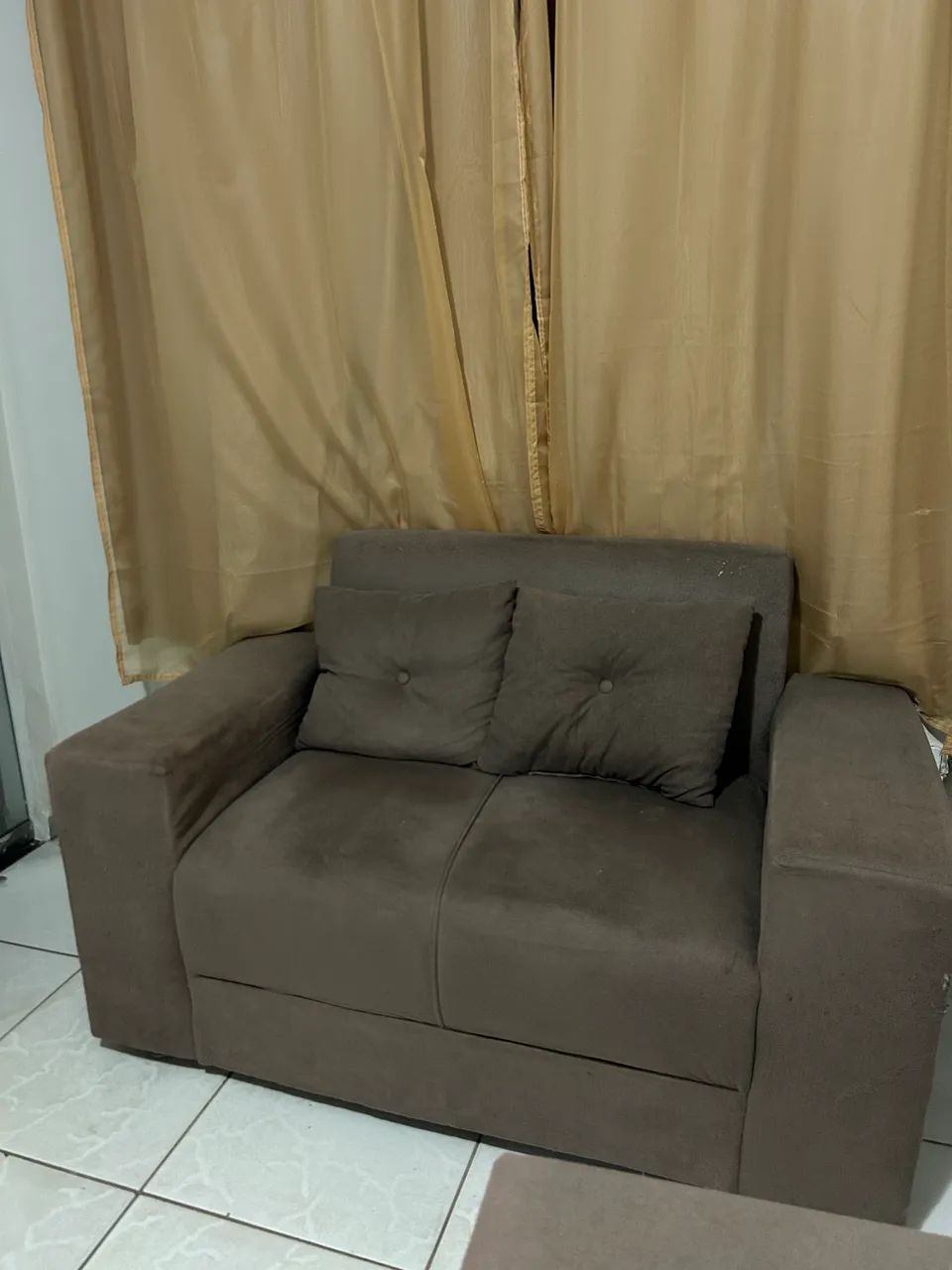 Conjunto de Sofá 3 e 2 Lugares Marrom - R$ 800