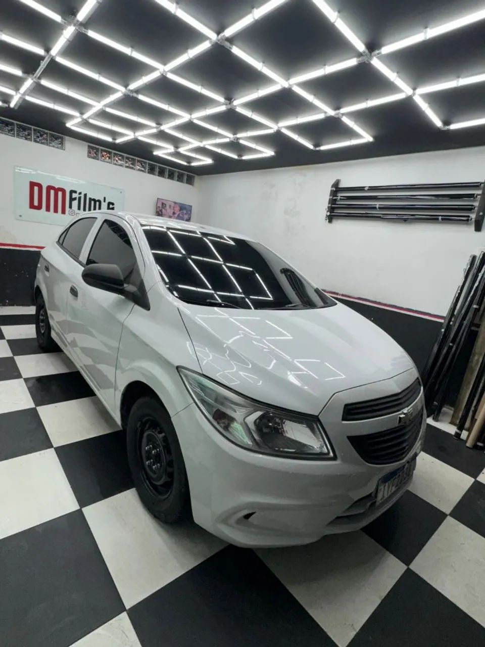 Chevrolet Onix JOY Hatch 1.0 8V Flex Mec. 4P 2018 - Foto 2