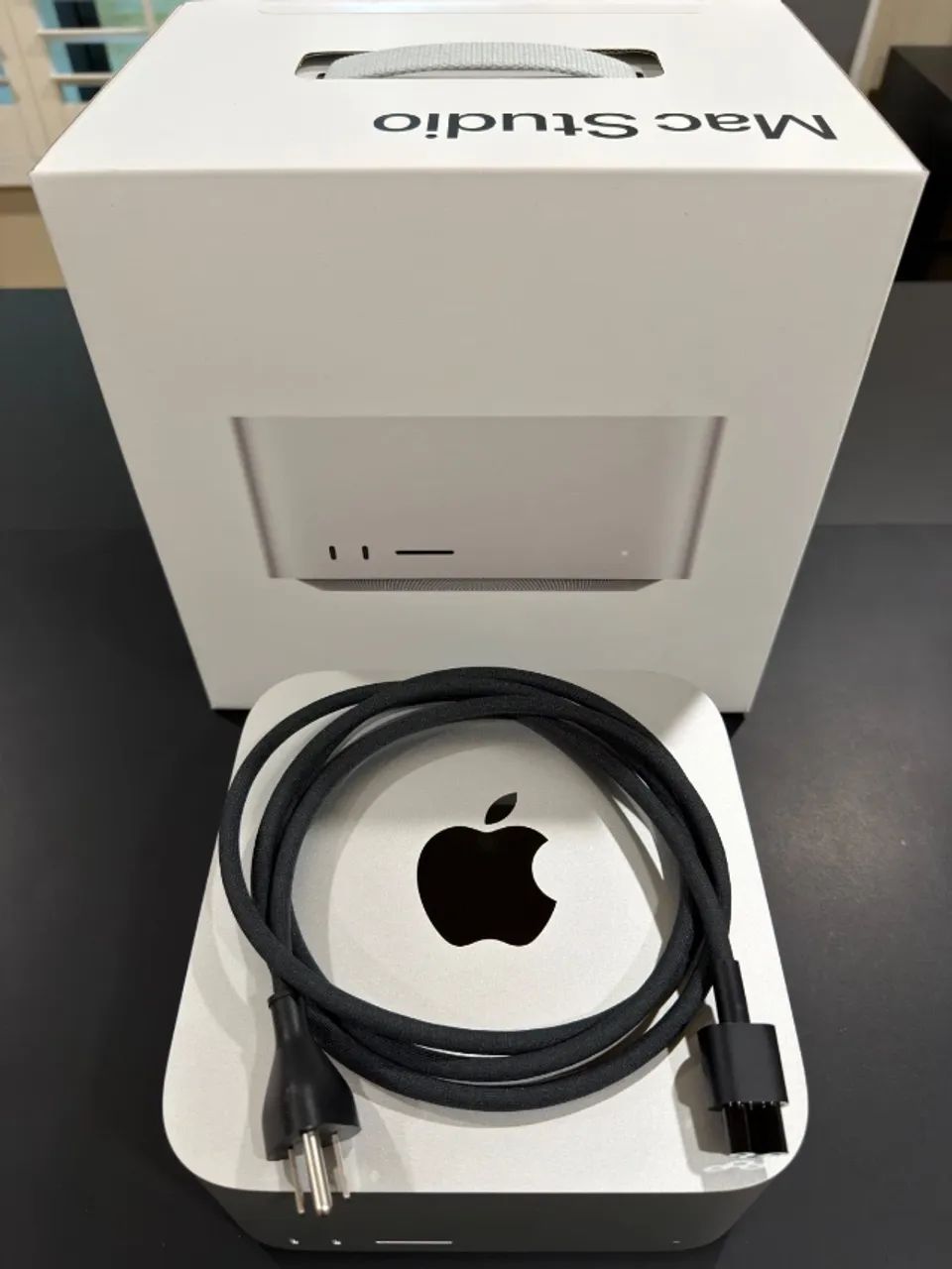 Apple Mac Studio (512GB SSD, M2 Max 12-Core, 32GB RAM) Gray