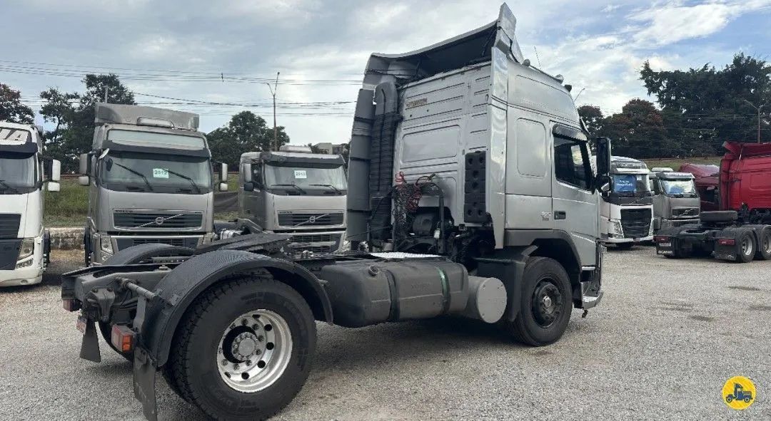 VOLVO FM-370 4X2<br>2010/2010<br>TETO ALTO - Foto 8