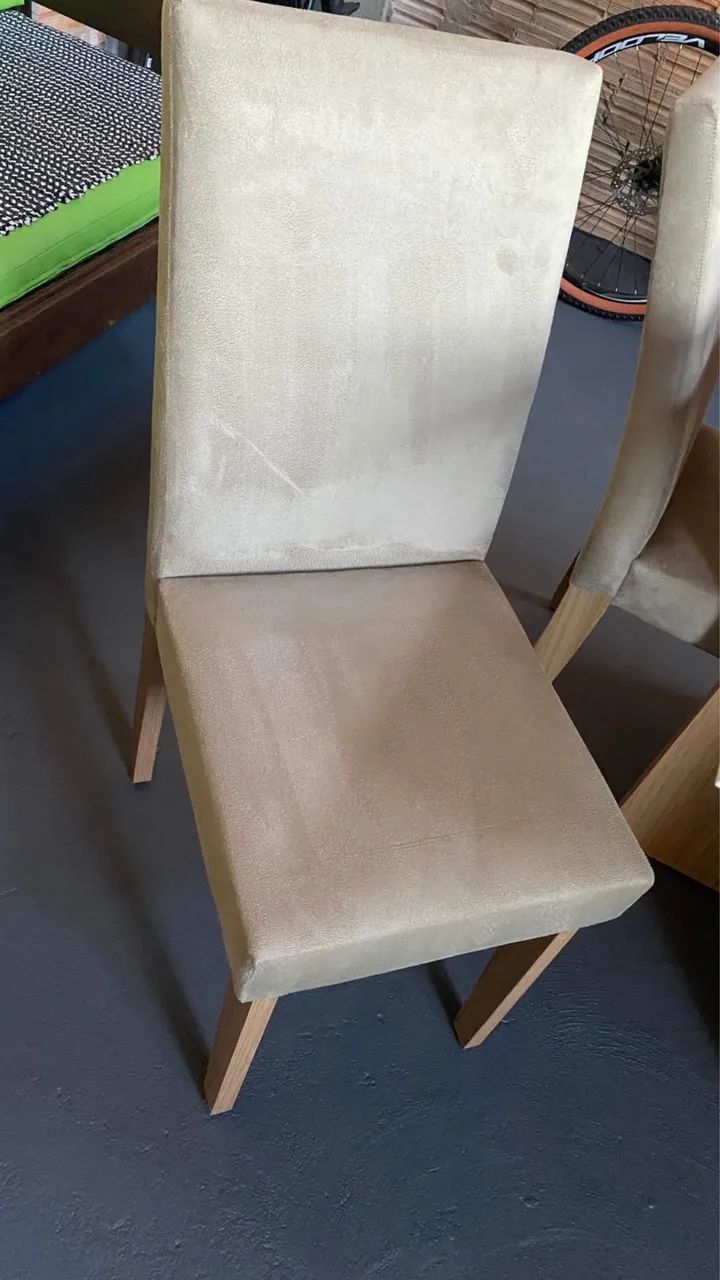 Mesa com 4 cadeiras 65704316409857124