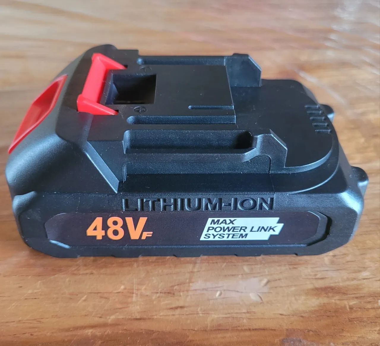 Bateria 48V Recarregável  serve para vários tipos de Ferramenta produto novo 1