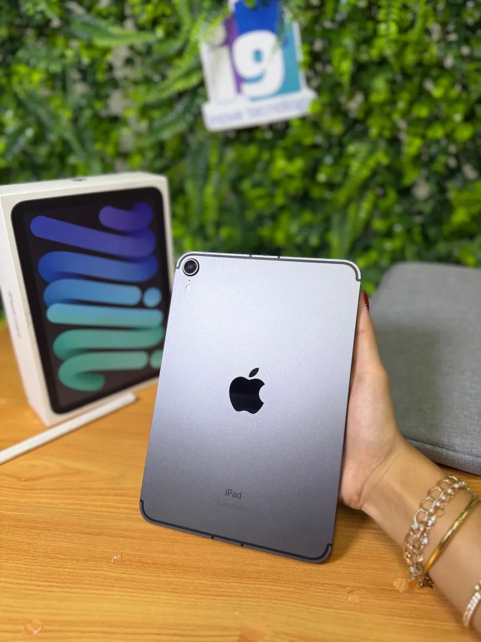 iPad mini 6°  Wi-Fi + Celular A2568 256GB Space Gray Com caixa, bolsa IPad Caneta Pencil 