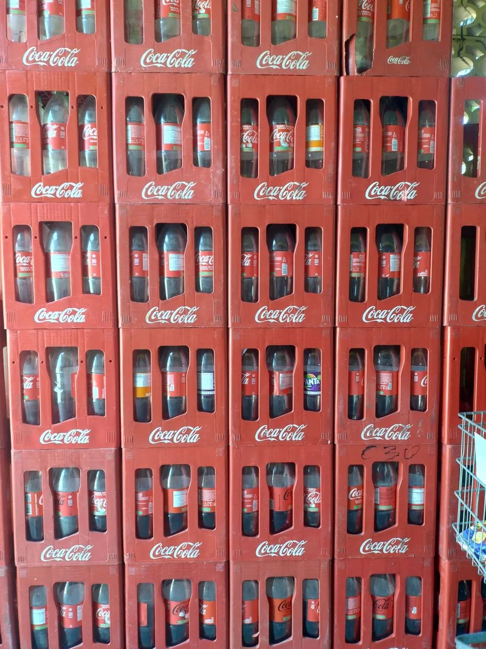 Caixas de Coca Cola  Retornável Completa 50,00...