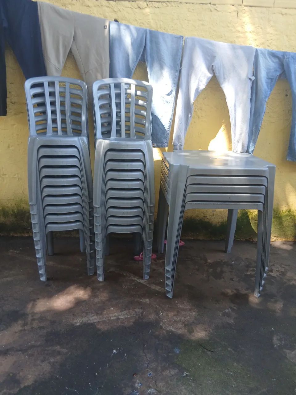 Mesas e cadeiras. Goiânia 