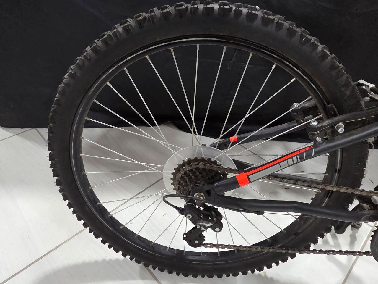 Bicicleta Rockrider ST100 - Aro 24 - Foto 3