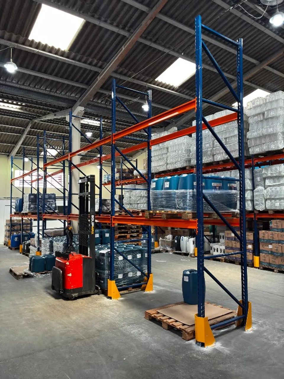 Practical and Efficient Pallet Racking System65704291366913121