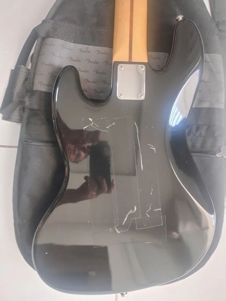 Baixo Fender Standard 5 cordas - Foto 4
