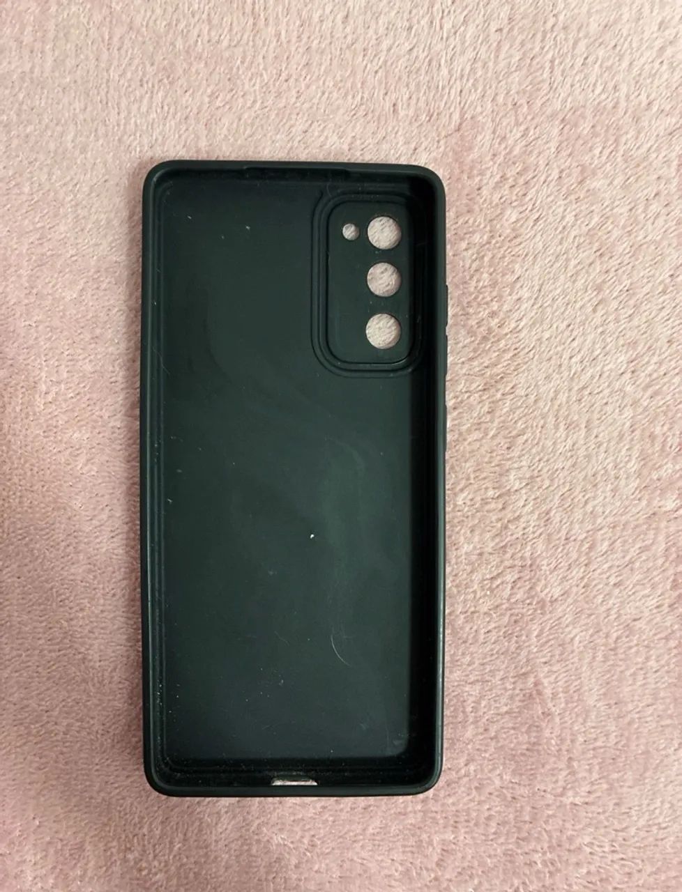 capinha sansung S20fe preta com corações  - Foto 2