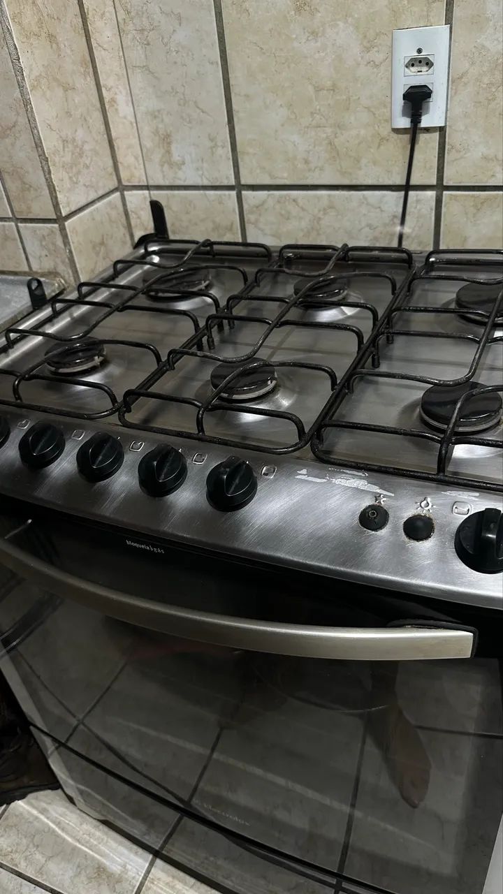 Fogão 6 bocas Electrolux automático 