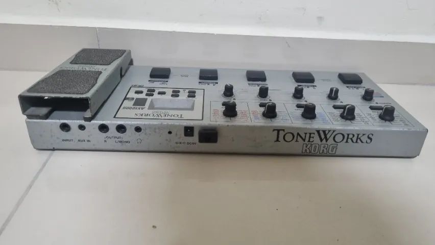 Korg AX 1000
