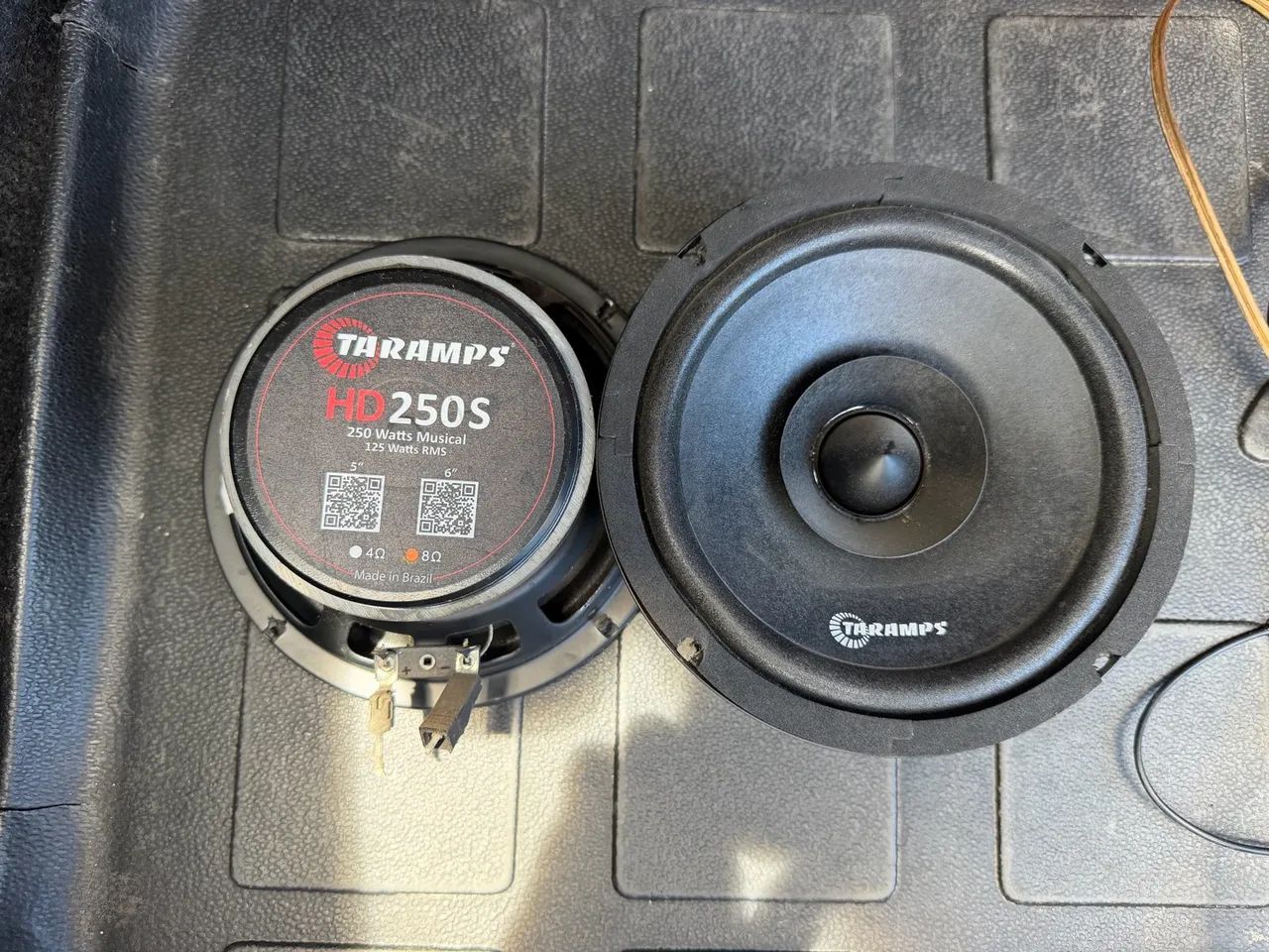 Médio de 6 polegadas 125RMS
