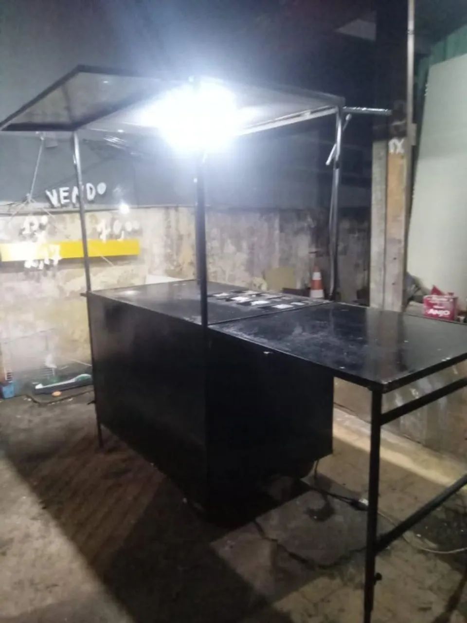 Carrinho Lanche com bancada dupla iluminaçao rodonas sup fixaçao estabilidade laterais bas