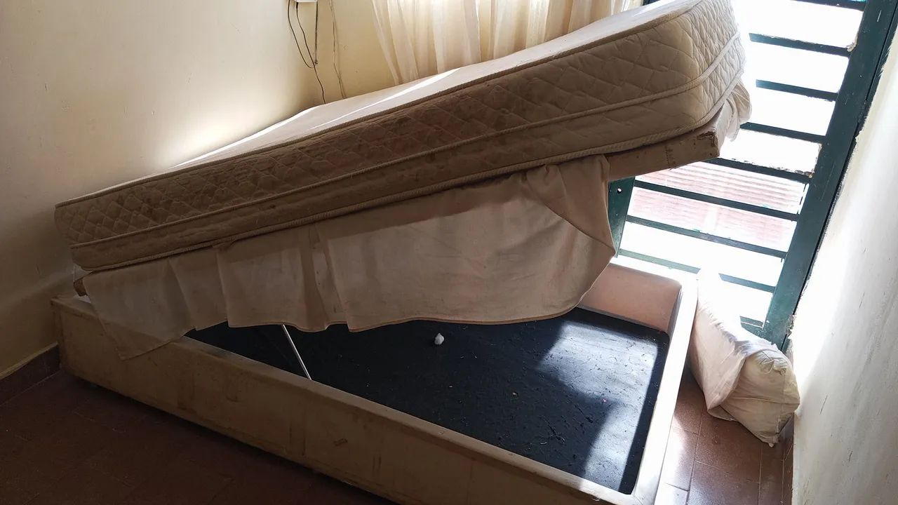 Cama box baú casal c/ colchão