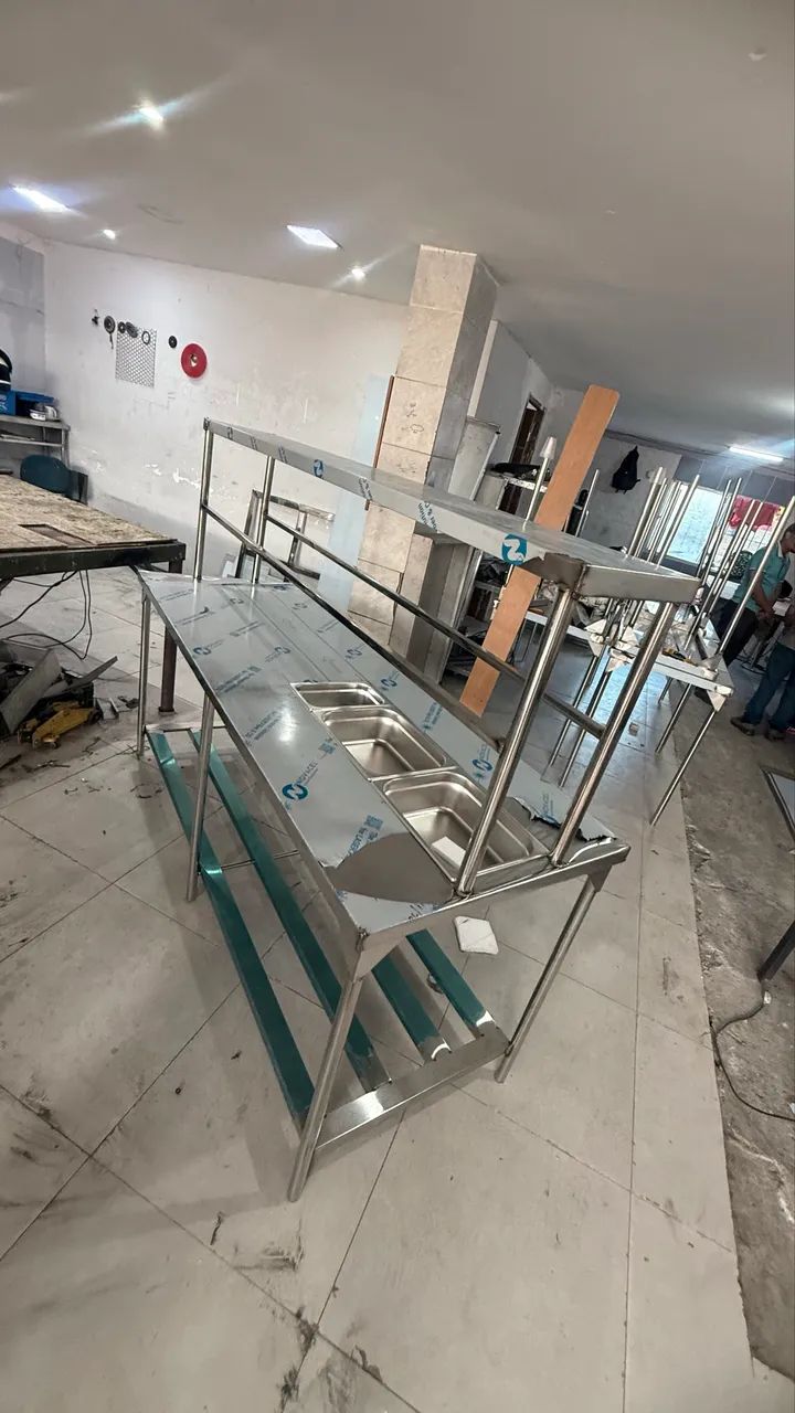Mesa de montagem de inox 