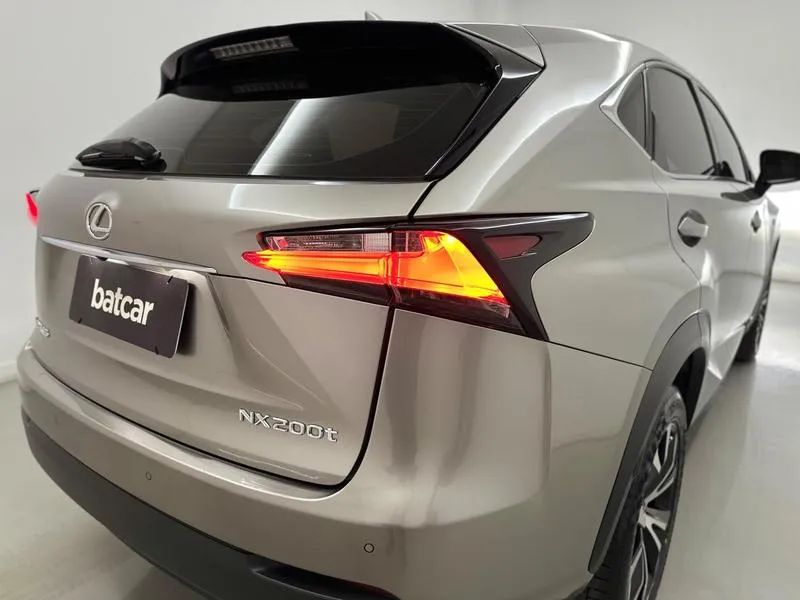 Lexus NX-200t F-sport 2.0 16V 238cv Aut., foto 7 de 17