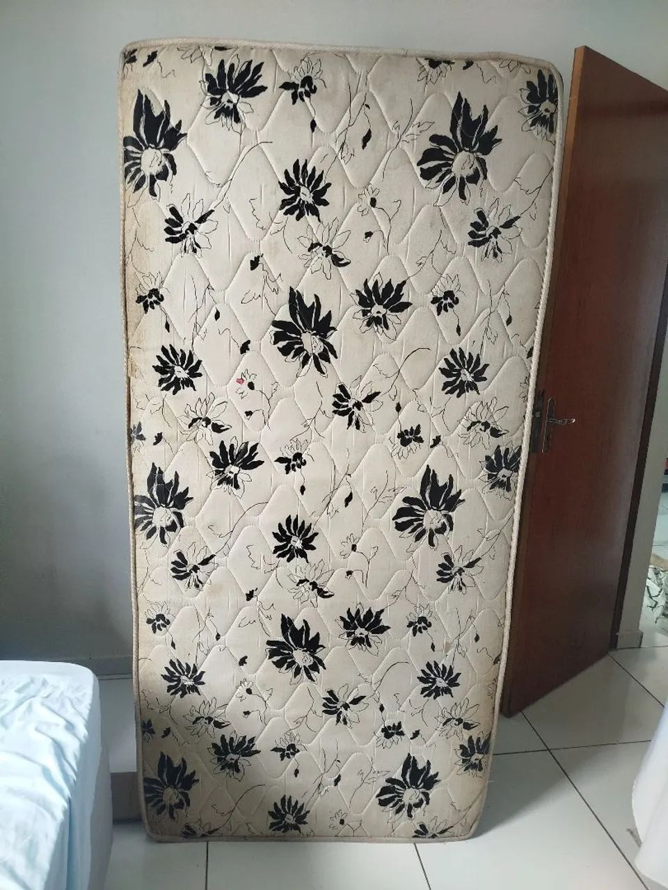 Cama de solteiro box