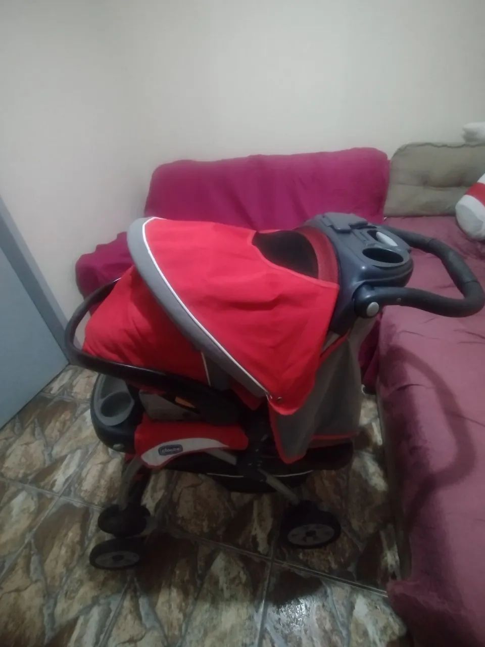 Carrinho de bebê com bebê conforto - Foto 3