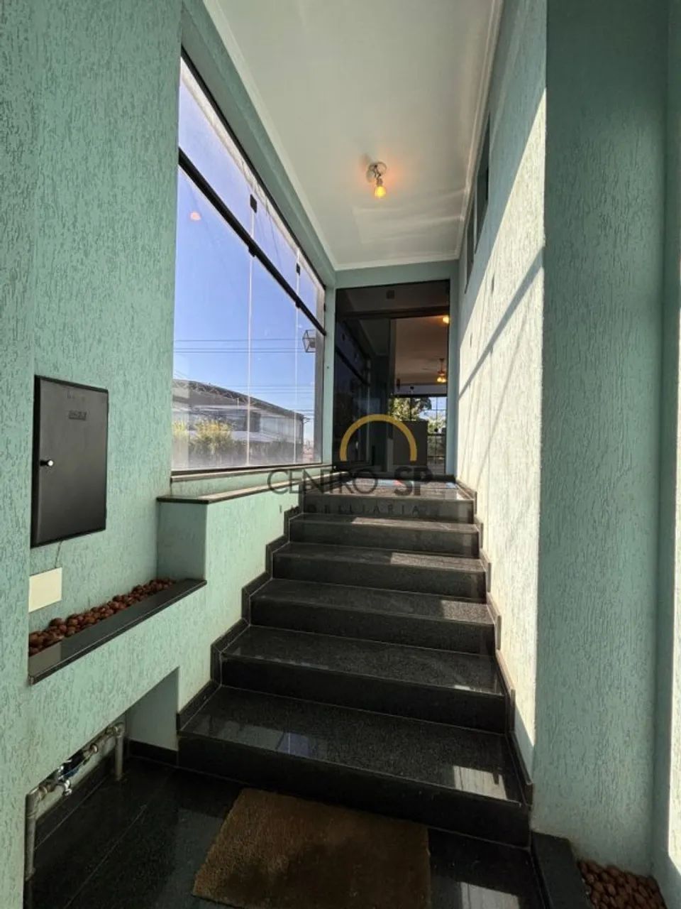 Loja para aluguel e venda com 242 m² - Foto 3