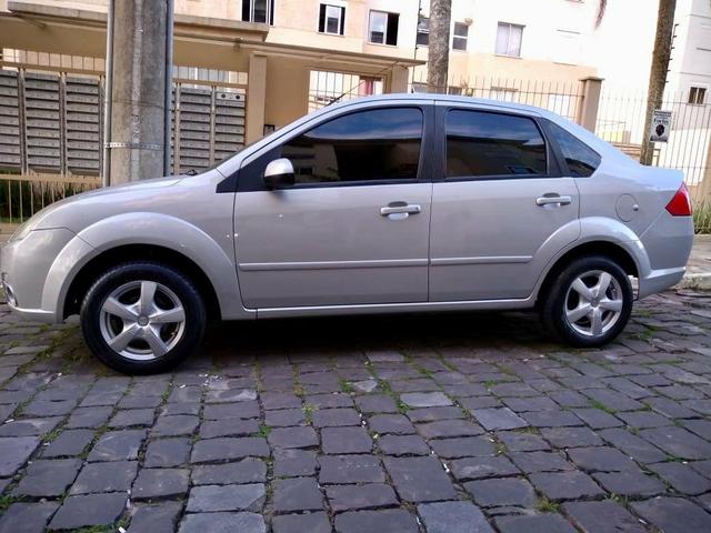 Barbada !! Fiesta Sedan 1.6 com entrada de apenas 5,200