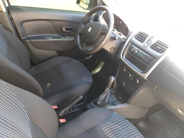 Vende se sandero 2016 único dono 1.0 extra - Foto 8