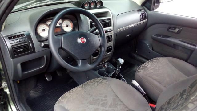 Fiat Strada Adventure 1.8 Manual 2 Portas 2010 - Foto 11
