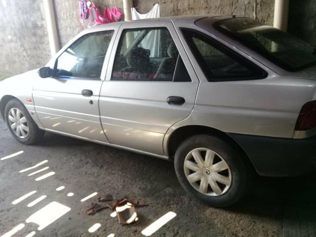 Escort Zetec 2001 motor Rocam 1.6 8v, troco por carro aberto - Foto 9
