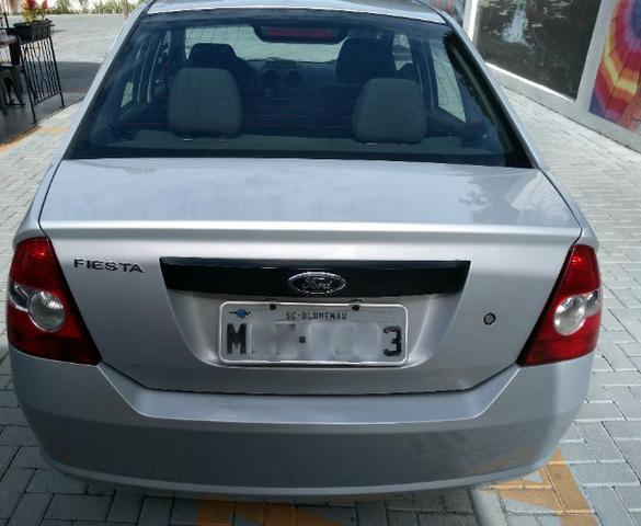 Fiesta Sedan 1.0 Class Completo Impecável BX Km "Impecável" - Foto 14
