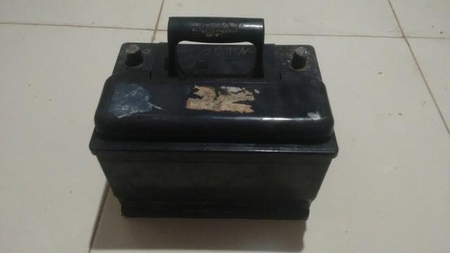 Vendo ou troco Bateria de 75 Ampères - Foto 2