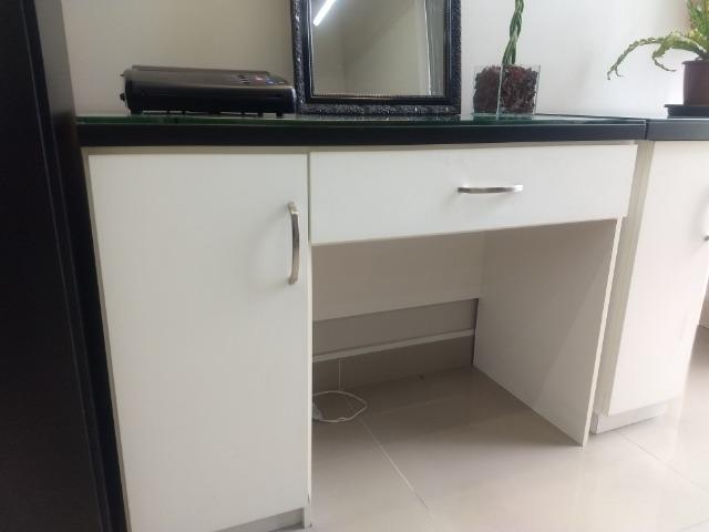 Rack / Hack / Bancada com tampo de vidro