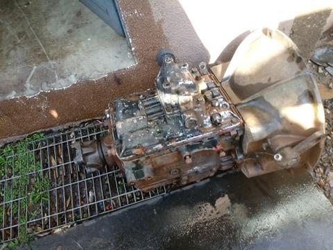 Caixa de marcha eaton 5 Marchas vw volkswagen 13150 15180 etc - Foto 3