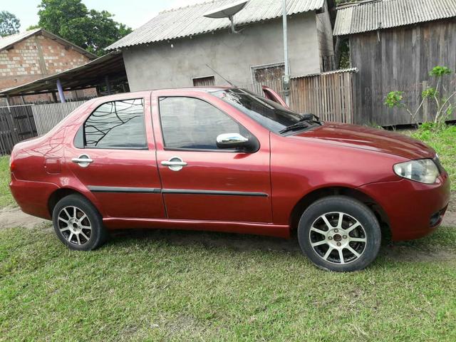 Vendo um carro Siena 2009