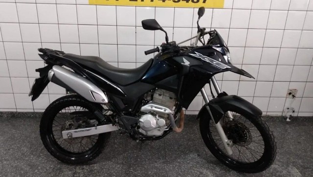 VENDO MOTO XRE 300 SEMI NOVA