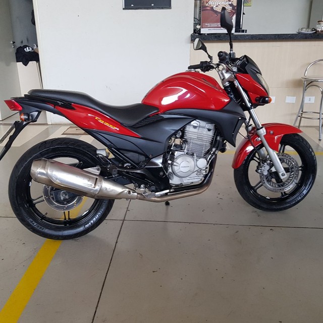 HONDA CB 300 2012