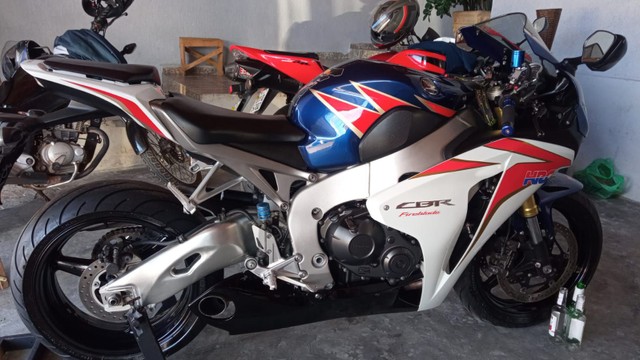 CBR 1000 2011 TOP DE LINHA